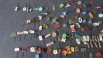 diverse speldjes uit de jaren 60, Verzamelen, Speldjes, Pins en Buttons, Ophalen of Verzenden, Gebruikt, Merk, Speldje of Pin