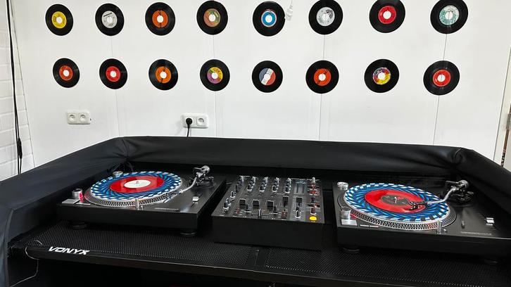 DJ Set: 2x Reloop RP2000 + Behringer DJX900 USB, Muziek en Instrumenten, Dj-sets en Draaitafels, Zo goed als nieuw, Dj-set, Reloop