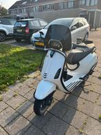 Vespa sprint full option, Fietsen en Brommers, Scooters | Vespa, Ophalen of Verzenden, Zo goed als nieuw