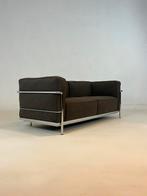 Cassina LC3 two-seater sofa + gratis levering, Zo goed als nieuw, ATMOS, Dorpstraat 63 Maasbree, Info@atmosvintagedesign.nl
