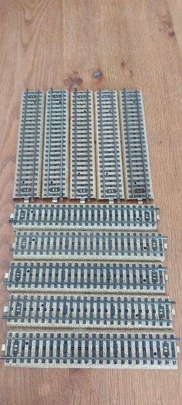 10 rechte Märklin m-rails artikelnummer 5106
 beschikbaar voor biedingen