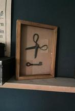 Franse oude lijst met antiek schaartje en sleutel, Antiek en Kunst, Ophalen of Verzenden