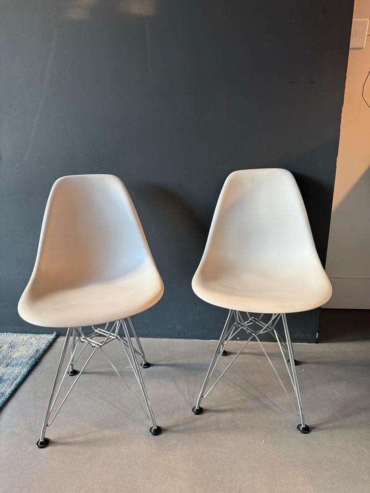 2 Mooie Design Kinderstoeltjes Lichtgrijs, Huis en Inrichting, Stoelen, Zo goed als nieuw, Twee, Kunststof, Grijs, Ophalen