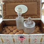 Oude toilet-/ kaptafel set, Verzamelen, Verzenden, Zo goed als nieuw, Parfumfles