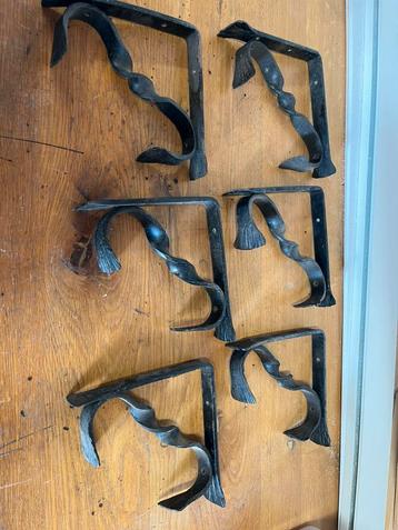 6x Plankdragers ijzer smeedijzer gevlochten beschikbaar voor biedingen