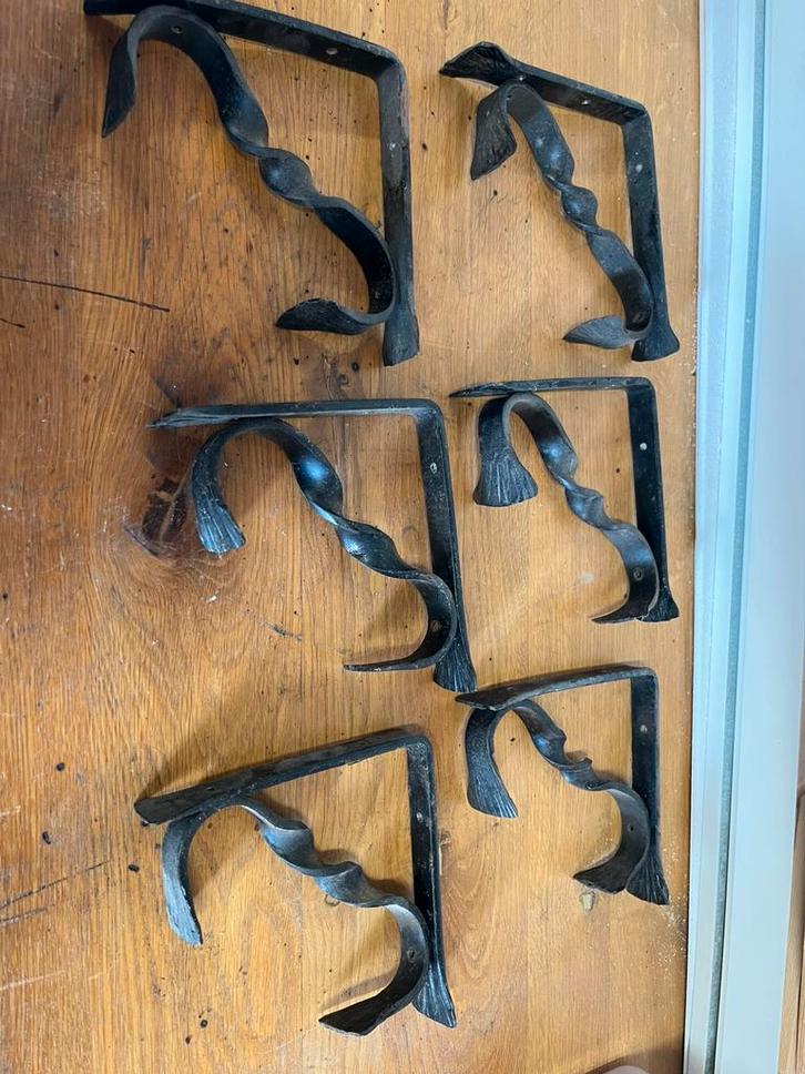 6x Plankdragers ijzer smeedijzer gevlochten, Huis en Inrichting, Woonaccessoires | Wandplanken en Boekenplanken, Zo goed als nieuw