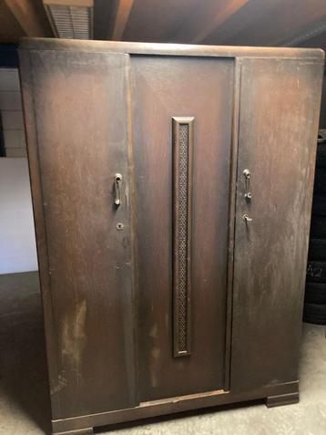 Antieke Linnekast zolder vondst beschikbaar voor biedingen