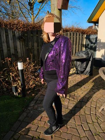 Paarse glitterjas, slibjas met pailletjes maten XXL, XL en L beschikbaar voor biedingen