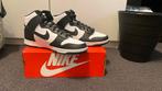 Nike Dunk High Panda maat 44,5, Kleding | Heren, Schoenen, Ophalen, Zo goed als nieuw, Zwart