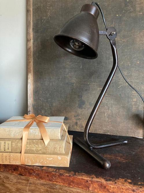 Stoere lamp,bureau lamp,sober,landelijk,opknapper, Huis en Inrichting, Lampen | Tafellampen, Zo goed als nieuw, Minder dan 50 cm