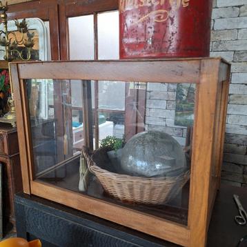 Toonbank vitrinekastje vitrine beschikbaar voor biedingen