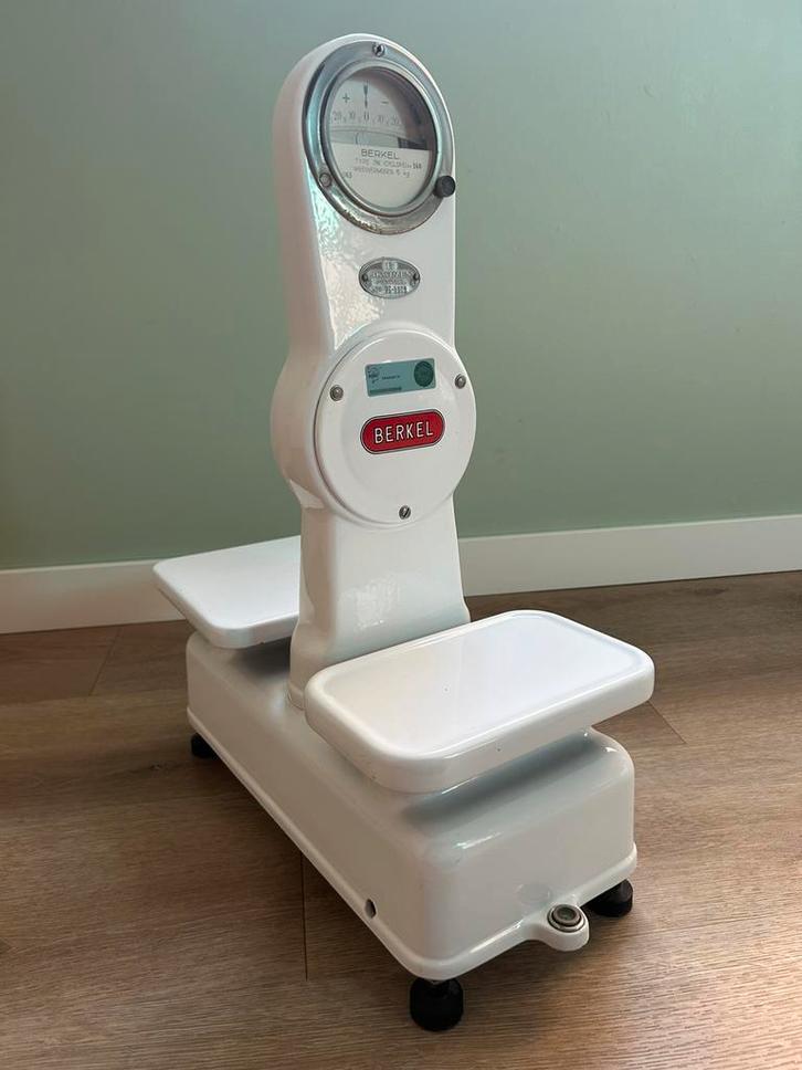 Wit Emaille Weegschaal Berkel, 1963 (als nieuw), Antiek en Kunst, Antiek | Emaille, Ophalen