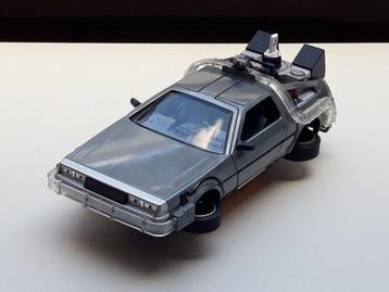 modelauto DeLorean: Back to the Future 2 – Jada Toys 1:24 beschikbaar voor biedingen