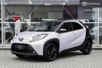Toyota Aygo X 1.0 VVT-i MT 72pk JBL 'Jasmine Silver', Auto's, Toyota, Gebruikt, Zwart, 4 stoelen, Leder en Stof