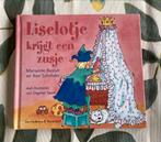 Liselotje krijgt een zusje - Marianne Busser & Ron Schröder, Boeken, Ophalen of Verzenden, Zo goed als nieuw, 2 tot 3 jaar