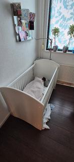 Wit ledikantje met stang voor hemel, Ophalen, Zo goed als nieuw, Ledikant