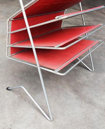 Vintage magazine rack lectuurbak | Voss Germany '60 -'70 beschikbaar voor biedingen