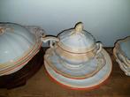 KOOPJE Petrus Regout servies, wit met zalm oranje., Antiek en Kunst, Ophalen