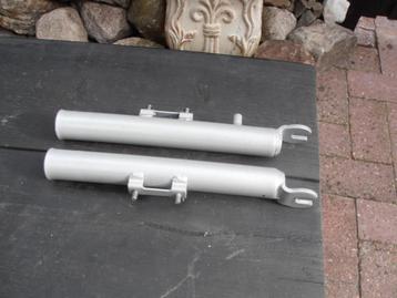 Set onderpoten met kroonstuk Tomos A35 - S25 . beschikbaar voor biedingen