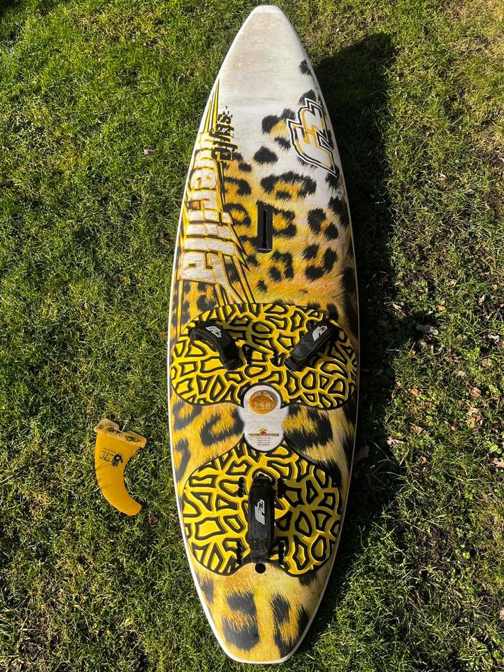 F2 Guerilla Style 109L + vin, Watersport en Boten, Golfsurfen, Zo goed als nieuw, Longboard, Ophalen of Verzenden