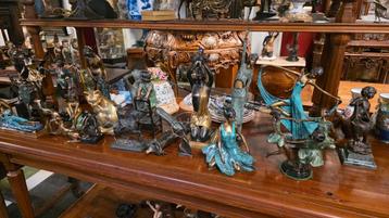 22 bronzen beelden € 1000 beschikbaar voor biedingen