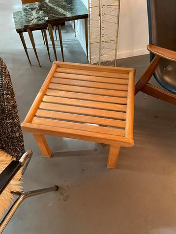 Lattentafel vintage jaren 60 beschikbaar voor biedingen
