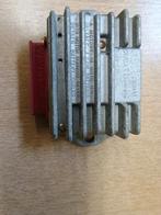 Gelijkrichter/spanningsregelaar Vespa p200e, Motoren, Ophalen of Verzenden