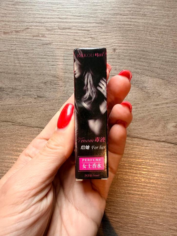 Pheromone Parfum - Kakou Venom For Her, Sieraden, Tassen en Uiterlijk, Uiterlijk | Parfum, Nieuw, Ophalen of Verzenden