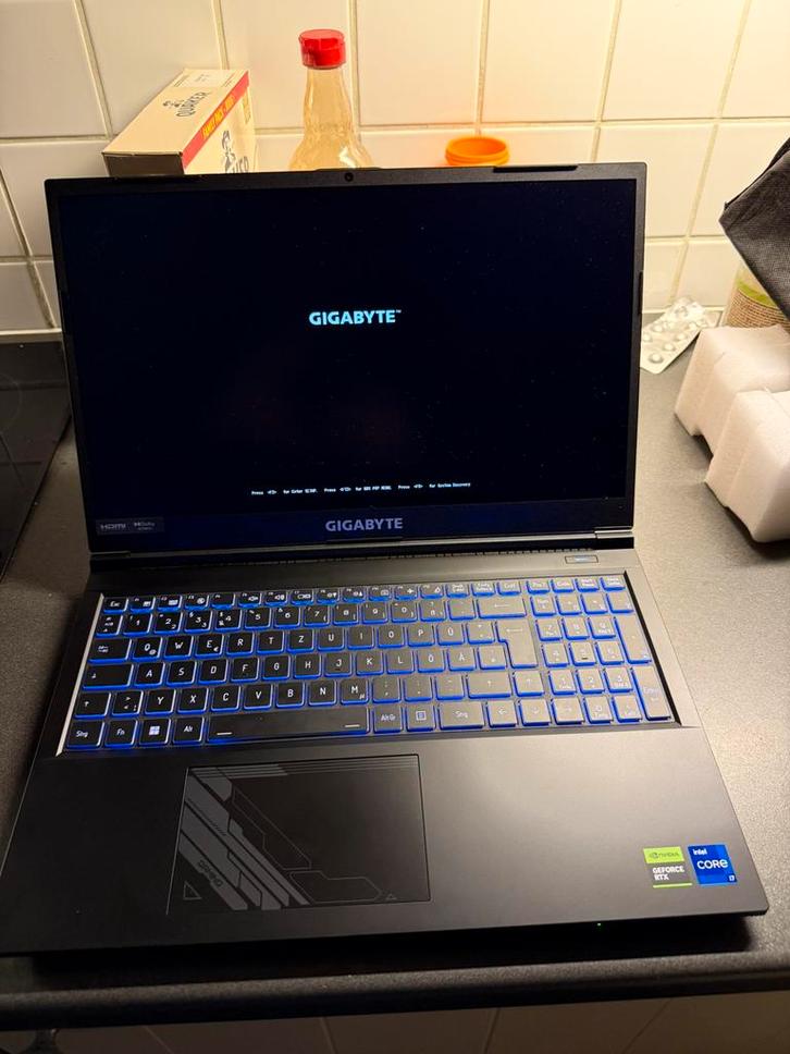Bijna nieuwe game laptop gigabyte i7 13620h rtx, Computers en Software, Windows Laptops, Zo goed als nieuw, 17 inch of meer, 4 Ghz of meer