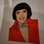 Fotokaart met handtekening Mireille Mathieu, Gesigneerd, Foto of Kaart, Ophalen of Verzenden