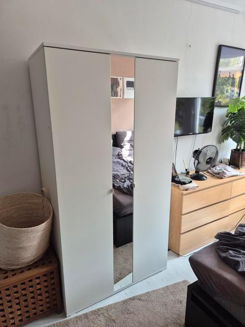 Kledingkast Vihals IKEA, Huis en Inrichting, Kasten | Kledingkasten, Gebruikt, 150 tot 200 cm, 100 tot 150 cm, 50 tot 75 cm, Met deur(en)