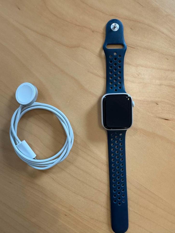 Apple Watch Series 7 Nike Cellular incl. verpakking, Sieraden, Tassen en Uiterlijk, Smartwatches, Zo goed als nieuw, iOS, Blauw
