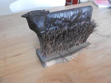 Gietijzeren doorstop / deurstopper (stier) op houten voet beschikbaar voor biedingen