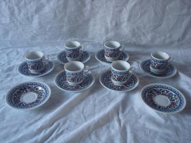 6 KLEINE TURKSE KOPJES MET SCHOTELTJES PORSELEIN., Huis en Inrichting, Keuken | Servies, Nieuw, Kop(pen) en/of Schotel(s), Overige stijlen