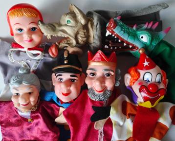 7 poppenkastpoppen, o.a. Roodkapje en de Wolf. beschikbaar voor biedingen