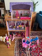 Barbiehuis * veel accessoires en meerdere barbies, Kinderen en Baby's, Speelgoed | Poppenhuizen, Ophalen of Verzenden, Zo goed als nieuw