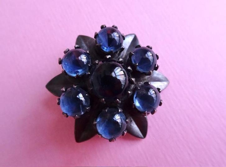jwg Vintage 60s Modernist design broche blauw glas stenen, Sieraden, Tassen en Uiterlijk, Antieke sieraden, Broche, Overige materialen