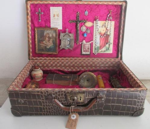 vintage koffer tegen vampieren en demonen, Antiek en Kunst, Antiek | Religie, Verzenden