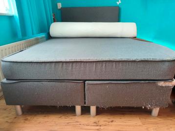 GRATIS boxspring ( zie foto's)