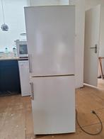 Exquisit Koelkast diepvriezer en gratis Sharp magnetron oven, Ophalen, Gebruikt, Minder dan 75 liter, 140 tot 160 cm