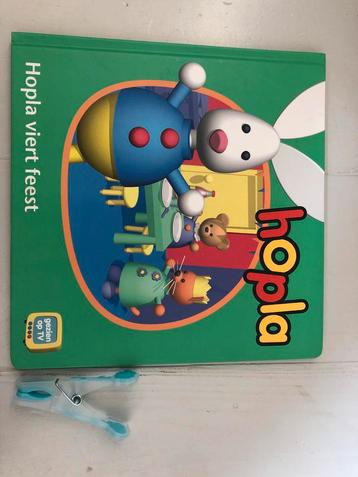 Hopla viert feest - Baby/Peuterboek beschikbaar voor biedingen