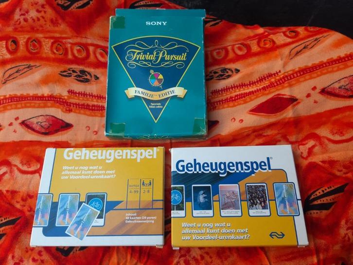 Geheugen spel 2 soorten, van NS en Sony Trivial Pursuit, Hobby en Vrije tijd, Gezelschapsspellen | Kaartspellen, Zo goed als nieuw