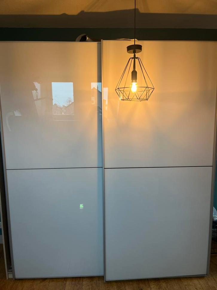 Ruime kledingkast met schuifdeuren - Hoogglans wit, Huis en Inrichting, Kasten | Kledingkasten, Zo goed als nieuw, 200 cm of meer