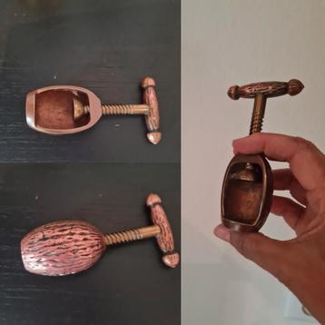 Vintage massief koperen messing notenkraker walnoot  beschikbaar voor biedingen