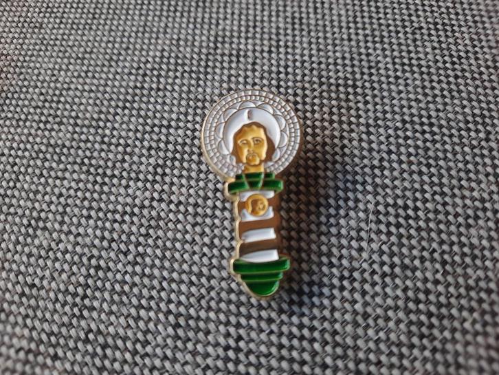 1 mooie pin van San Judas te koop, Verzamelen, Speldjes, Pins en Buttons, Nieuw, Speldje of Pin, Overige onderwerpen, Ophalen of Verzenden