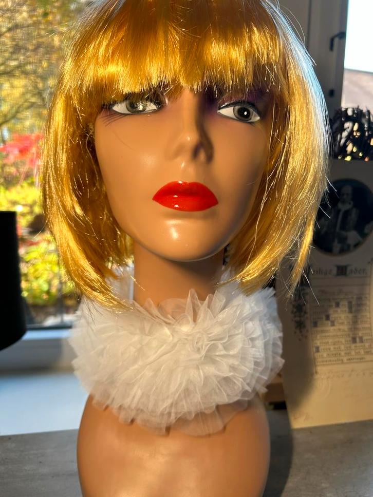 Nieuwe Pierrot Kraag - Accessoire - strik sluiting achter, Antiek en Kunst, Curiosa en Brocante, Ophalen of Verzenden