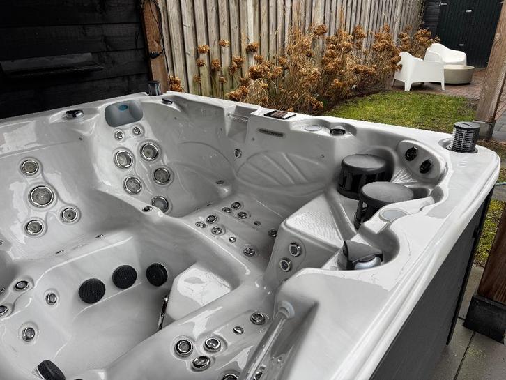 Jacuzzi Fox Spas / Fox Eternal Z.G.A.N, Tuin en Terras, Bubbelbaden en Hottubs, Zo goed als nieuw, Vast, Ophalen