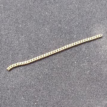 Stukje gouden ketting beschikbaar voor biedingen