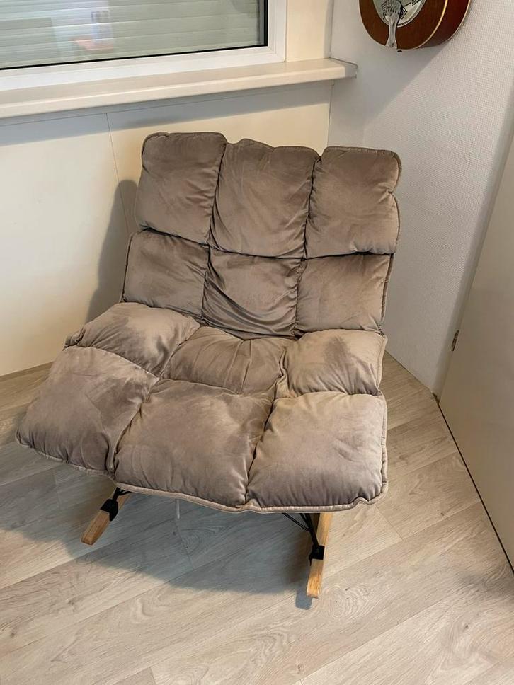 Schommelstoel van het merk Petite Amelie, Huis en Inrichting, Stoelen, Zo goed als nieuw, Eén, Stof, Overige kleuren, Ophalen