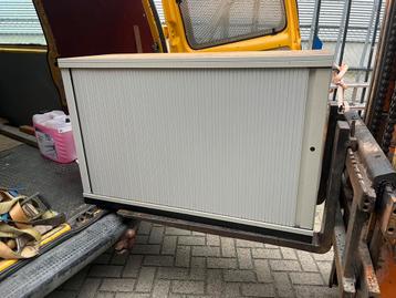 Nette werkplaatskast gereedschapkast schuur kast roldeurkast beschikbaar voor biedingen